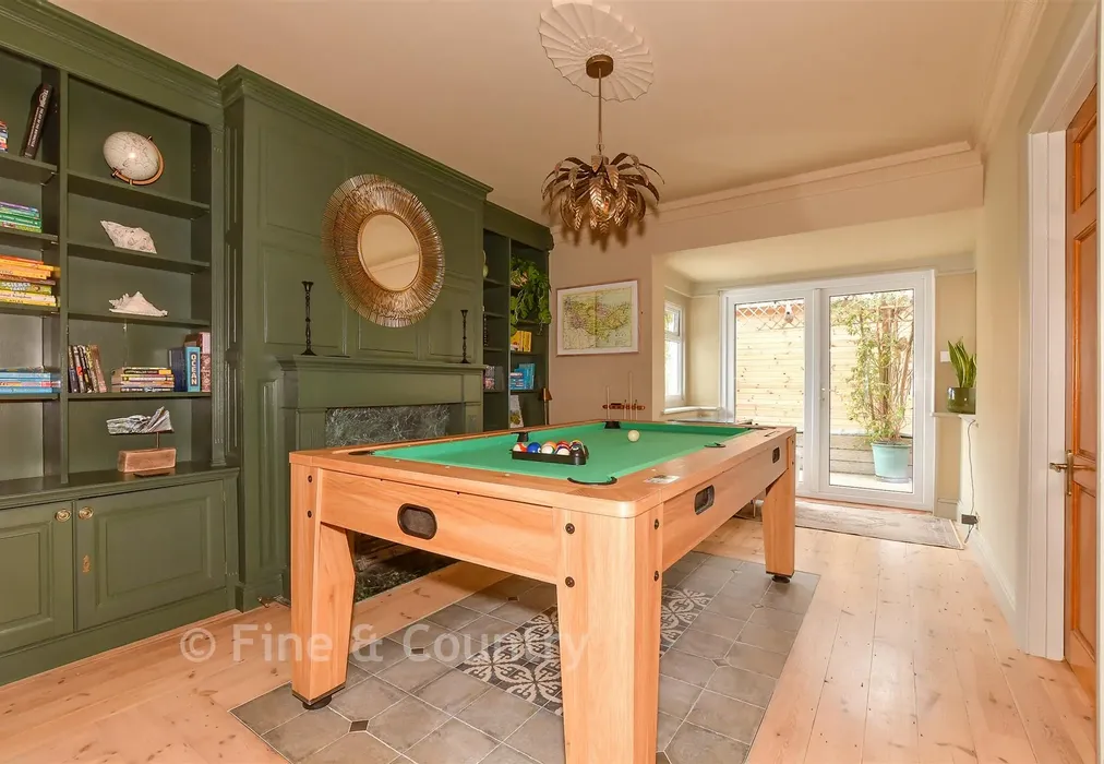 Games Room - Oxenden Square, Herne Bay, Kent - Wards of Kent