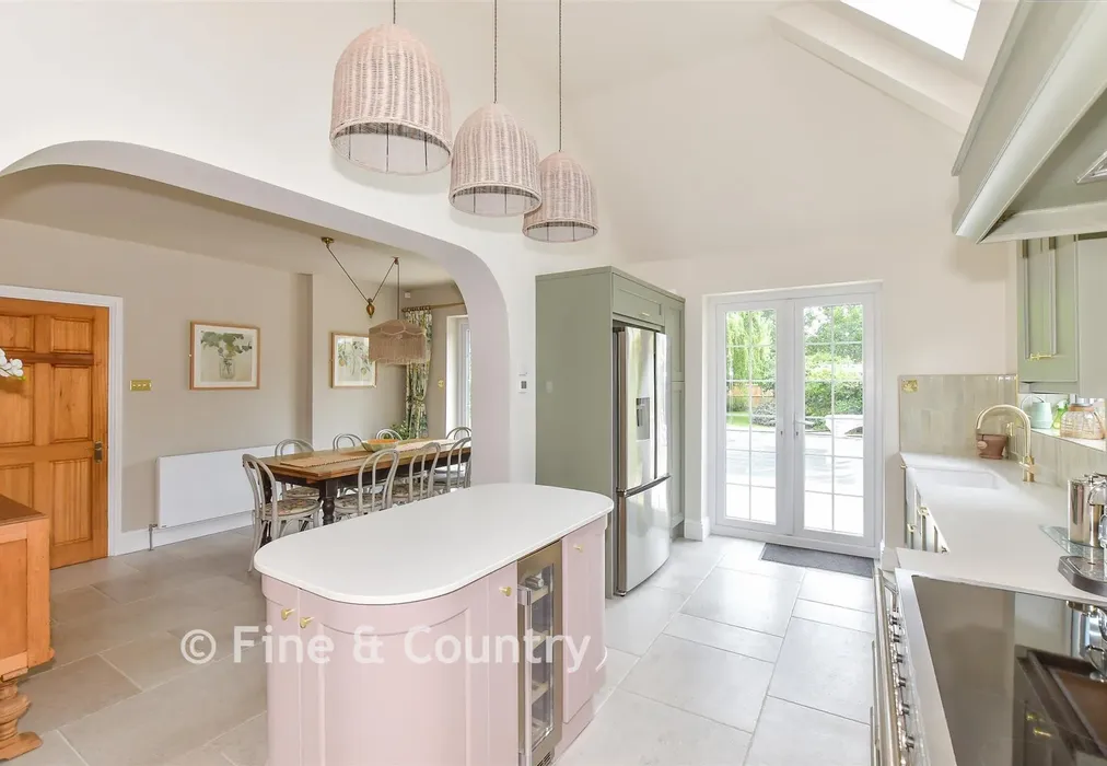 Kitchen - Oxenden Square, Herne Bay, Kent - Wards of Kent