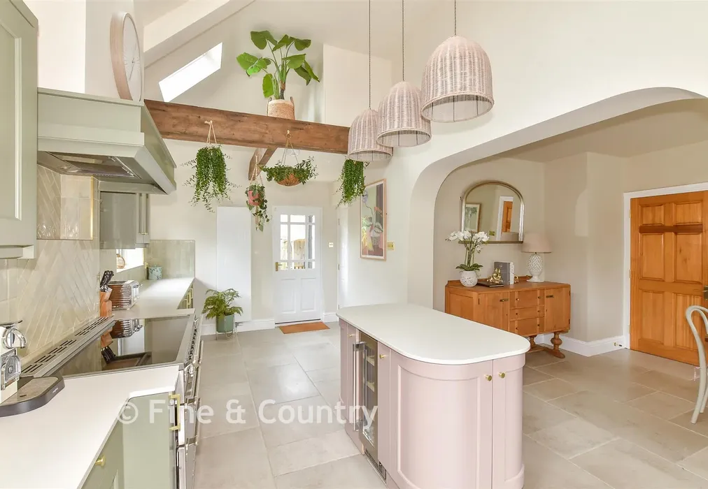 Kitchen - Oxenden Square, Herne Bay, Kent - Wards of Kent
