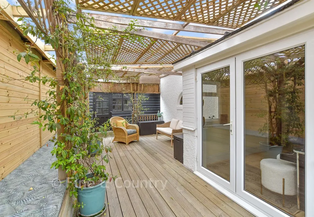Rear Terrace - Oxenden Square, Herne Bay, Kent - Wards of Kent
