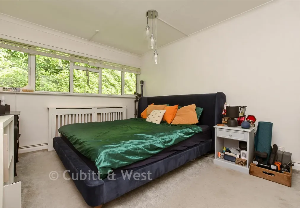 Bedroom 1 - Succombs Hill, Warlingham, Surrey - Wards of Kent