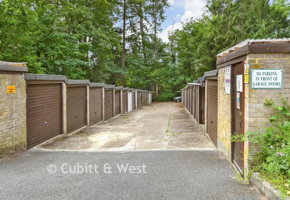 Garage - Succombs Hill, Warlingham, Surrey - Wards of Kent