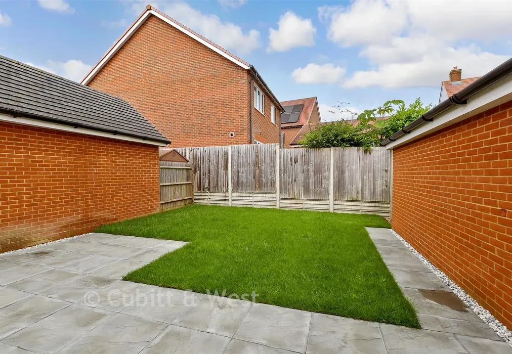 Rear Garden - Vespasian Close, Westhampnett, Chichester, West Sussex - Wards of Kent
