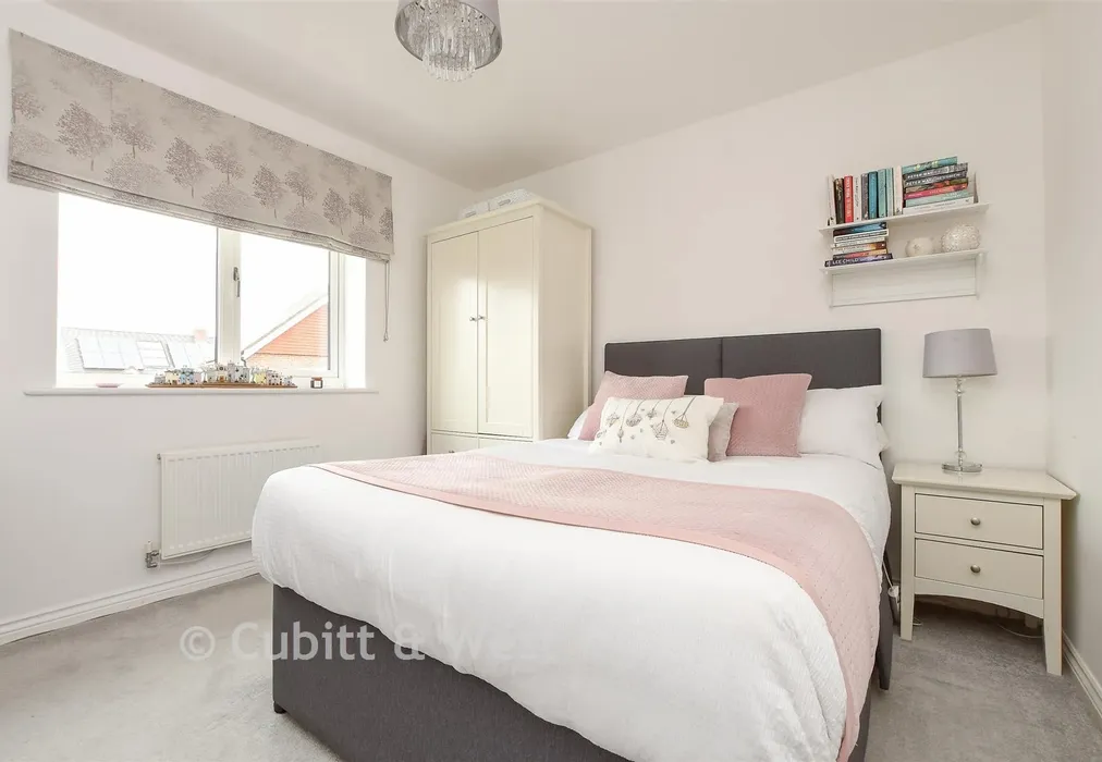 Bedroom 2 - Summer Road, Horley, Surrey - Wards of Kent