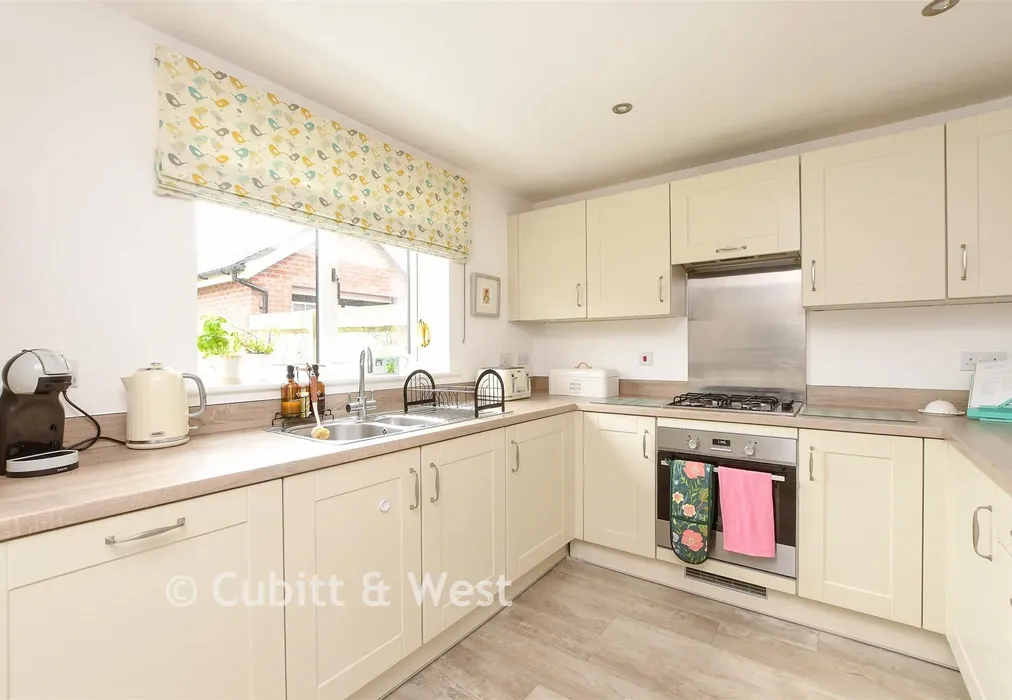 Kitchen/Diner - Summer Road, Horley, Surrey - Wards of Kent
