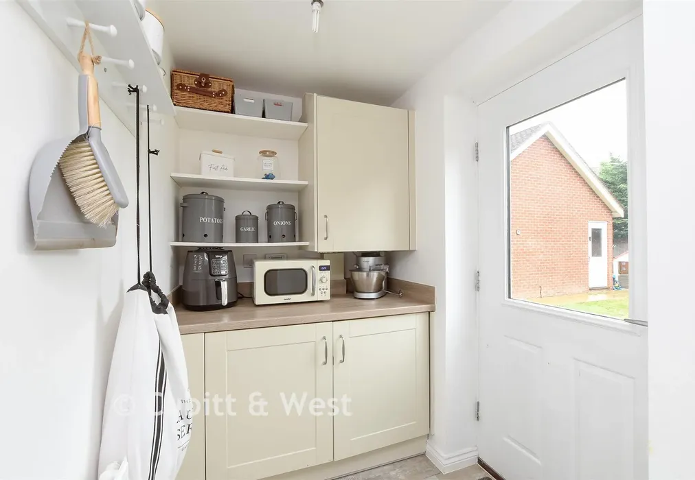 Utility Room - Summer Road, Horley, Surrey - Wards of Kent