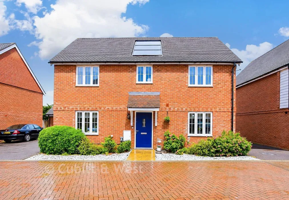 Front - Summer Road, Horley, Surrey - Wards of Kent