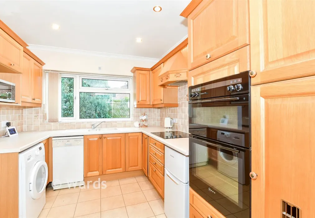 Kitchen - Lamberhurst Road, Maidstone, Allington, Kent - Wards of Kent