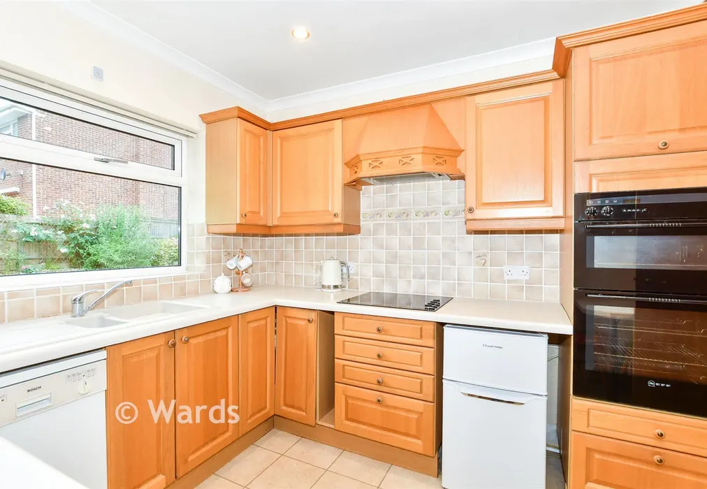 Kitchen - Lamberhurst Road, Maidstone, Allington, Kent - Wards of Kent