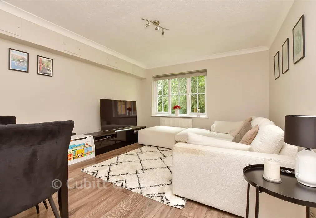 Lounge - Aspen Vale, Whyteleafe, Surrey - Wards of Kent