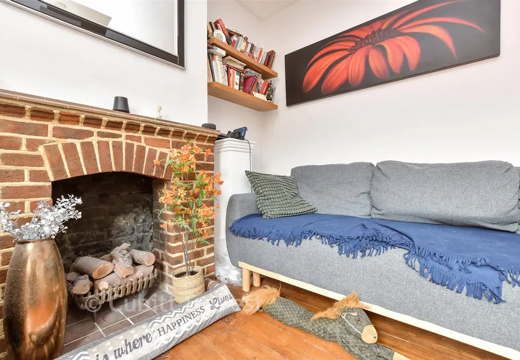 Internal Lifestyle Photograph - Godstone Road, Caterham, Surrey - Wards of Kent