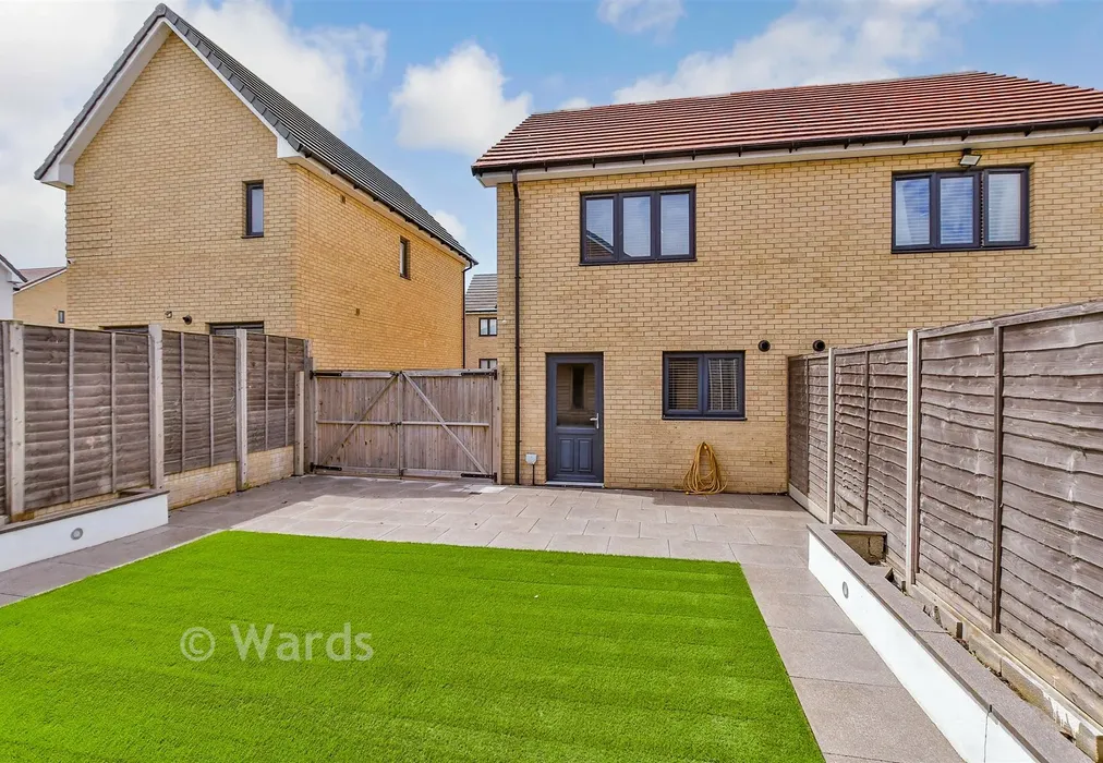 Rear Garden - Dickens Close, Halfway, Sheerness, Kent - Wards of Kent