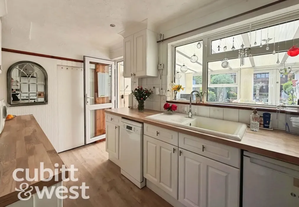  - AVAILABLE WITH NO DEPOSITOverton Crescent Havant PO9 - Wards of Kent