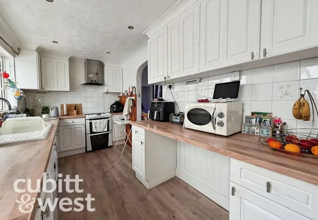  - AVAILABLE WITH NO DEPOSITOverton Crescent Havant PO9 - Wards of Kent