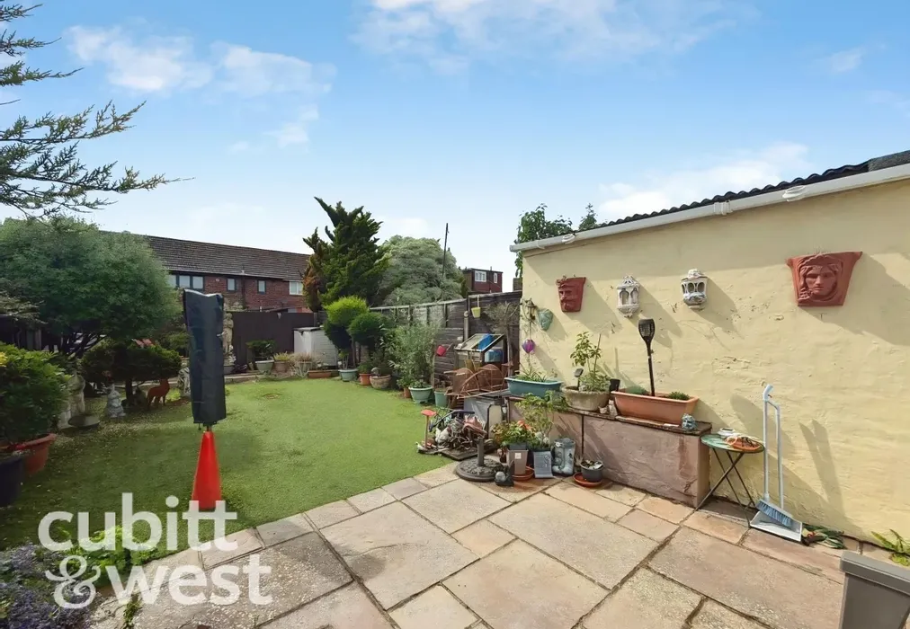  - AVAILABLE WITH NO DEPOSITOverton Crescent Havant PO9 - Wards of Kent