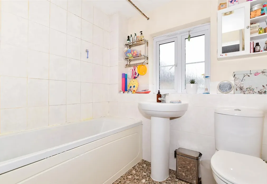 Bathroom - Brampton Field, Ditton, Aylesford, Kent - Wards of Kent