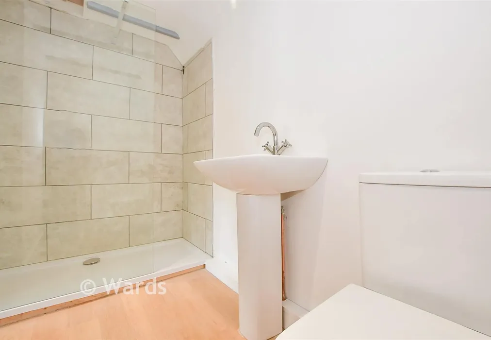 Shower Room - Upper Street, Leeds, Kent - Wards of Kent