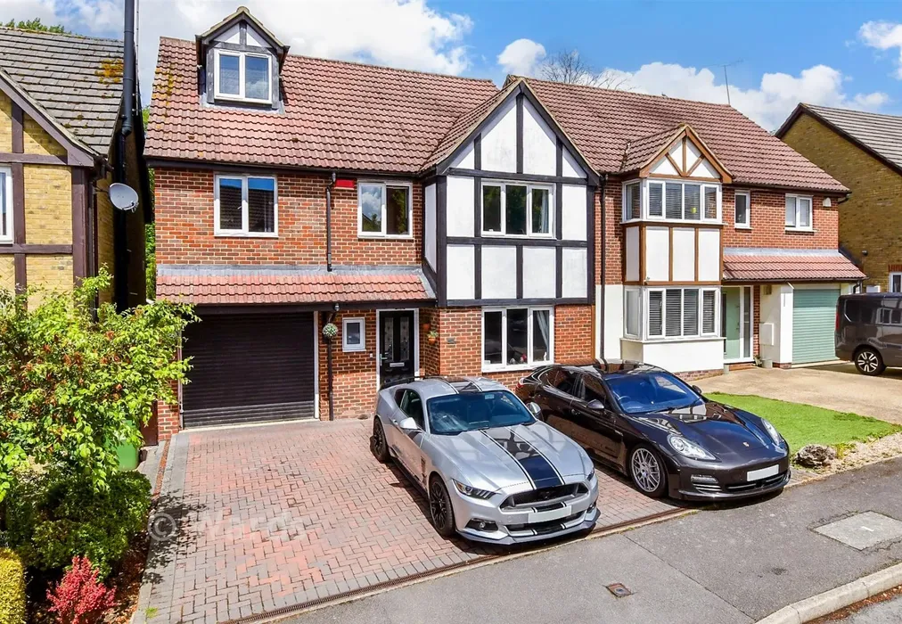 External (Web) 1 - Chippendayle Drive, Harrietsham, Maidstone, Kent - Wards of Kent