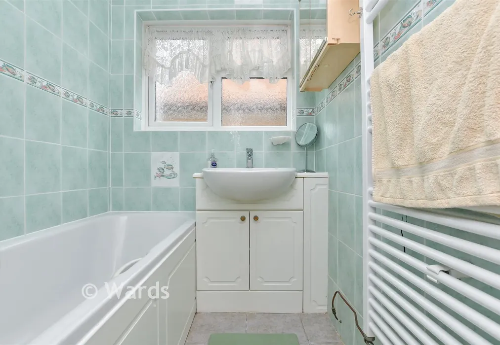 Bathroom - Greenhill Gardens, Minster, Ramsgate, Kent - Wards of Kent