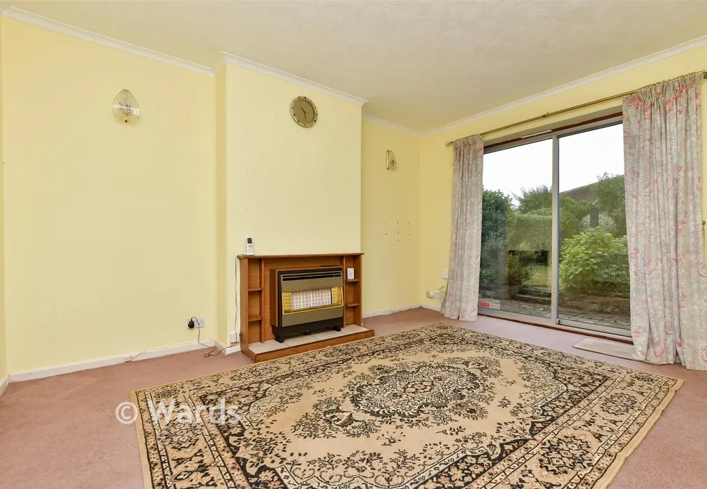 Lounge - Greenhill Gardens, Minster, Ramsgate, Kent - Wards of Kent