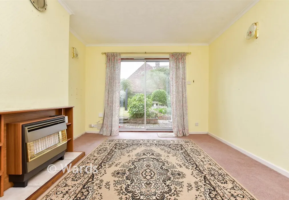 Lounge - Greenhill Gardens, Minster, Ramsgate, Kent - Wards of Kent