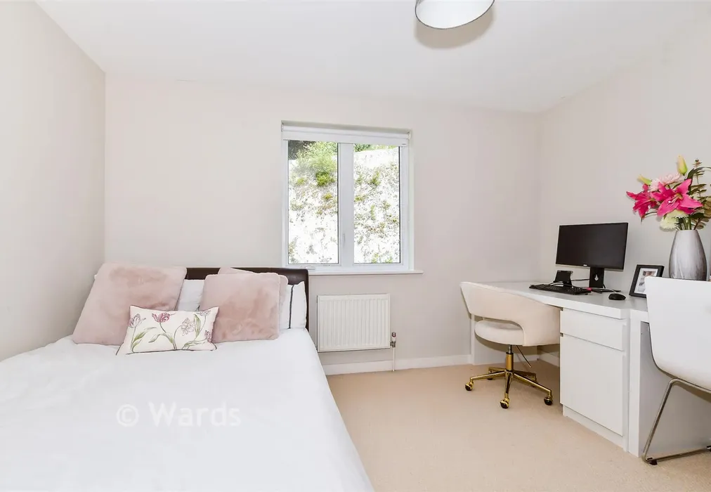Bedroom 4 - Alisander Close, Holborough Lakes, Snodland, Kent - Wards of Kent