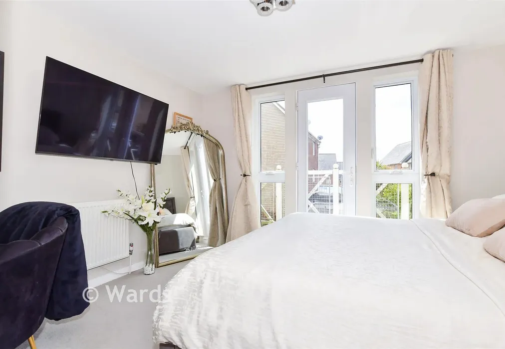 Bedroom 2 - Alisander Close, Holborough Lakes, Snodland, Kent - Wards of Kent