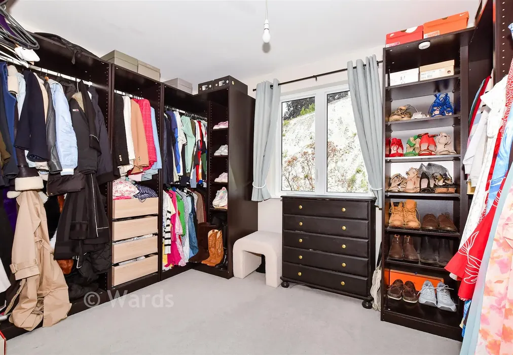 Bedroom 1 - Alisander Close, Holborough Lakes, Snodland, Kent - Wards of Kent