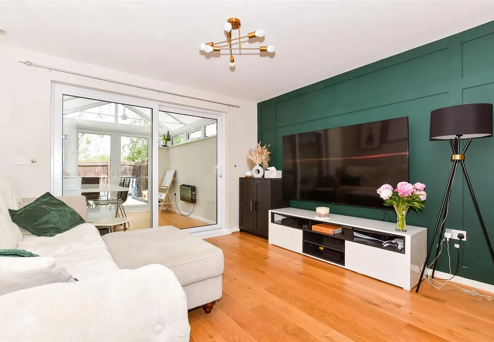 Lounge - Alisander Close, Holborough Lakes, Snodland, Kent - Wards of Kent