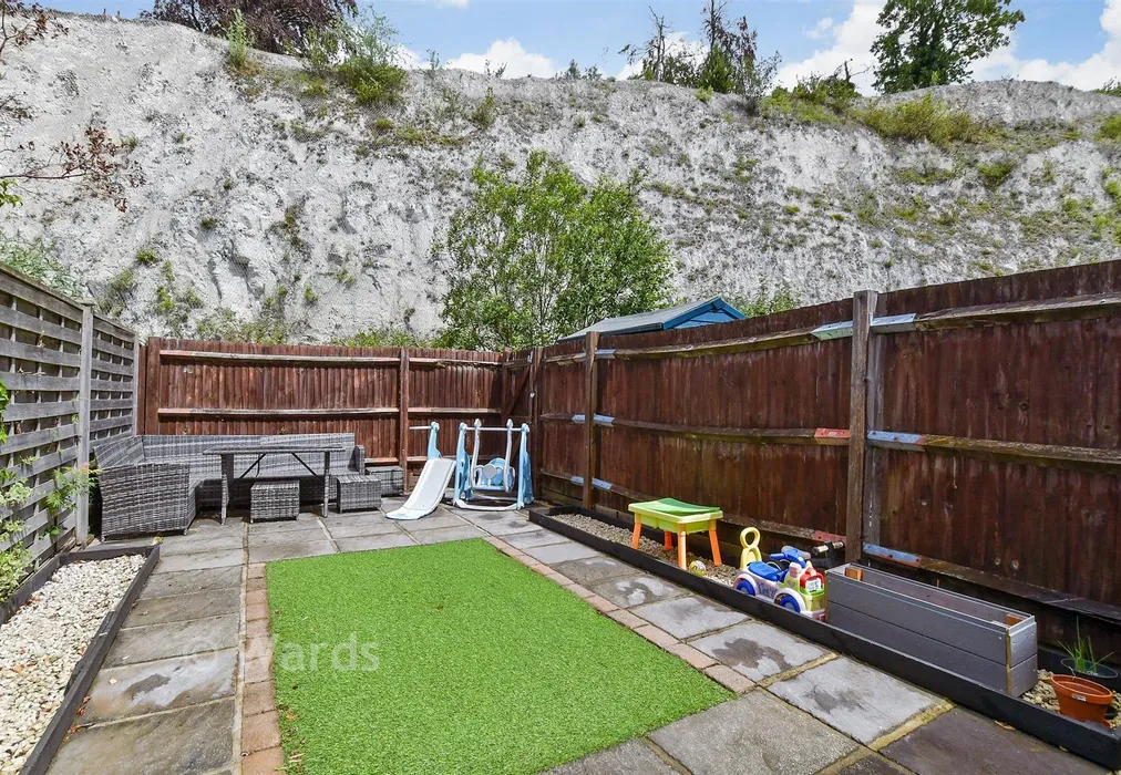 Rear Garden - Alisander Close, Holborough Lakes, Snodland, Kent - Wards of Kent