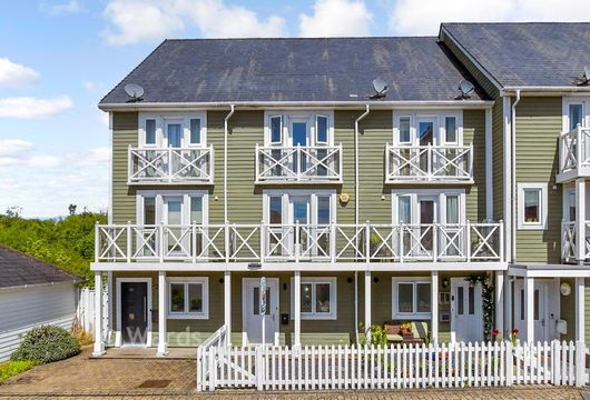 Alisander Close, Holborough Lakes, Snodland, Kent - Wards of Kent