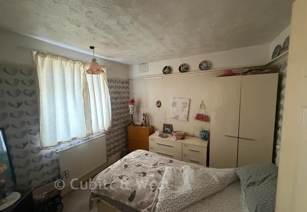 Bedroom 2 - Lansdowne Avenue, Fareham, Hampshire - Wards of Kent