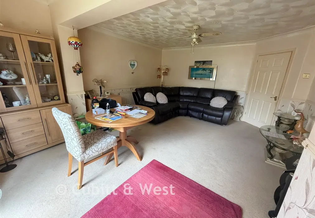 Lounge - Lansdowne Avenue, Fareham, Hampshire - Wards of Kent