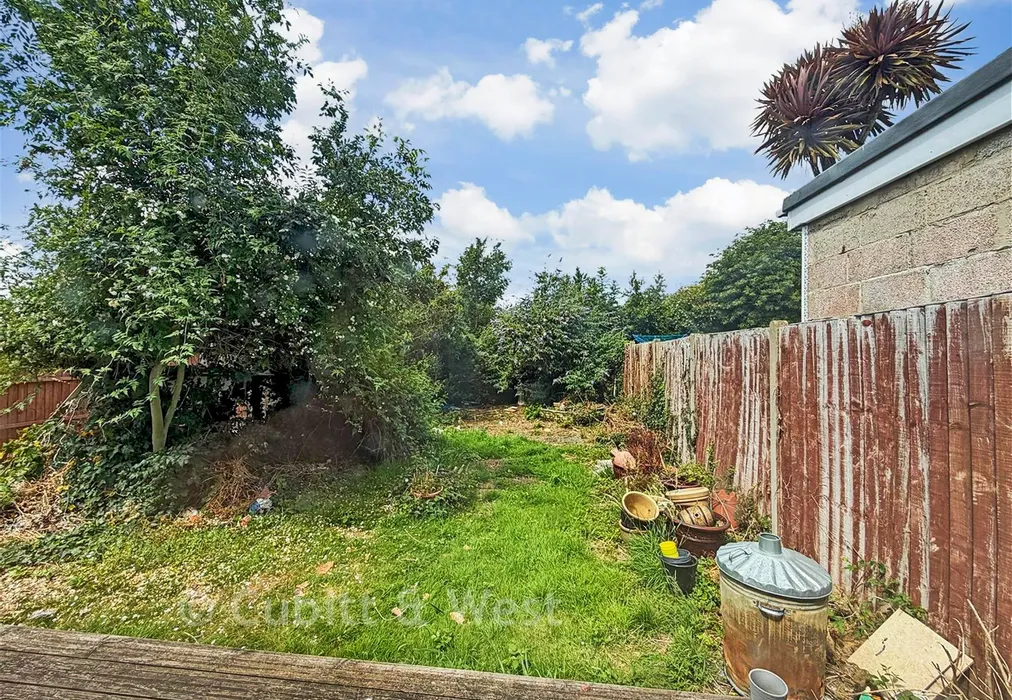 Rear Garden - Lansdowne Avenue, Fareham, Hampshire - Wards of Kent
