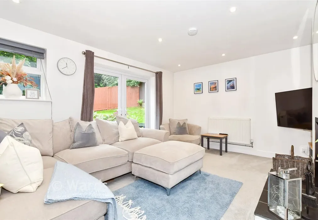 Lounge - Chapman Avenue, Maidstone, Kent - Wards of Kent
