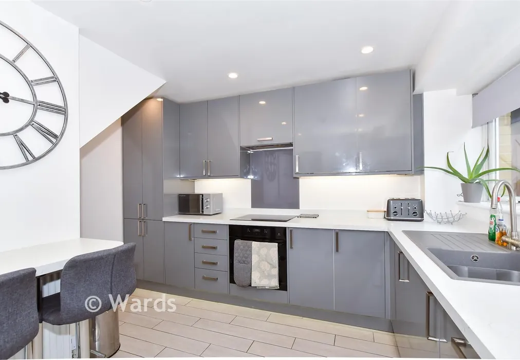 Kitchen - Chapman Avenue, Maidstone, Kent - Wards of Kent