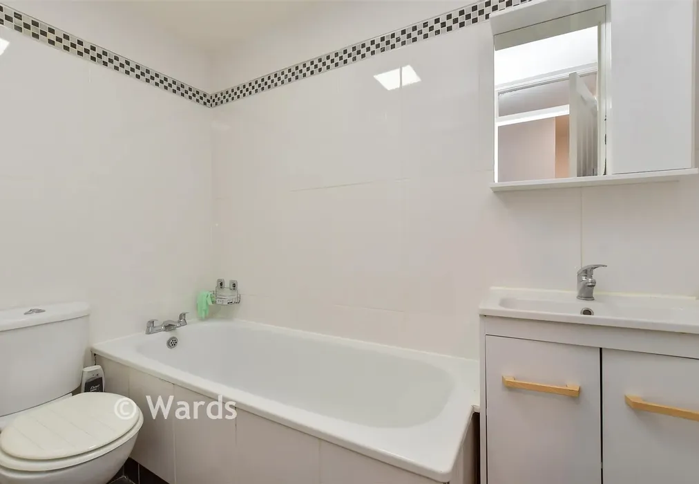 Bathroom - Marlborough Road, Gillingham, Kent - Wards of Kent