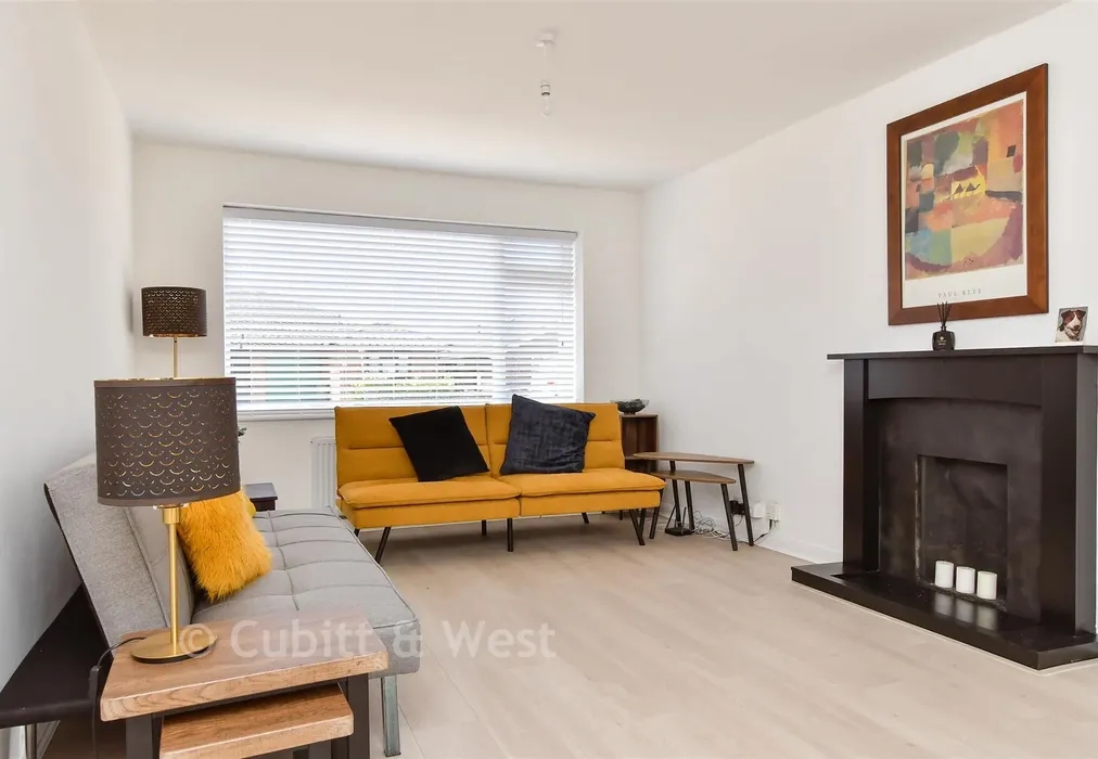 Lounge - Arundel Road, Peacehaven, East Sussex - Wards of Kent