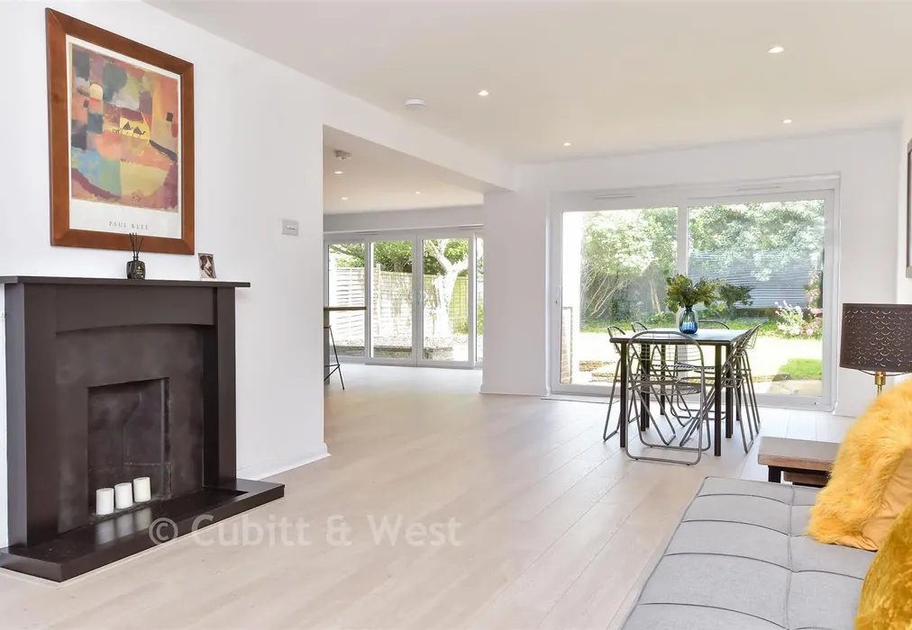 Lounge - Arundel Road, Peacehaven, East Sussex - Wards of Kent