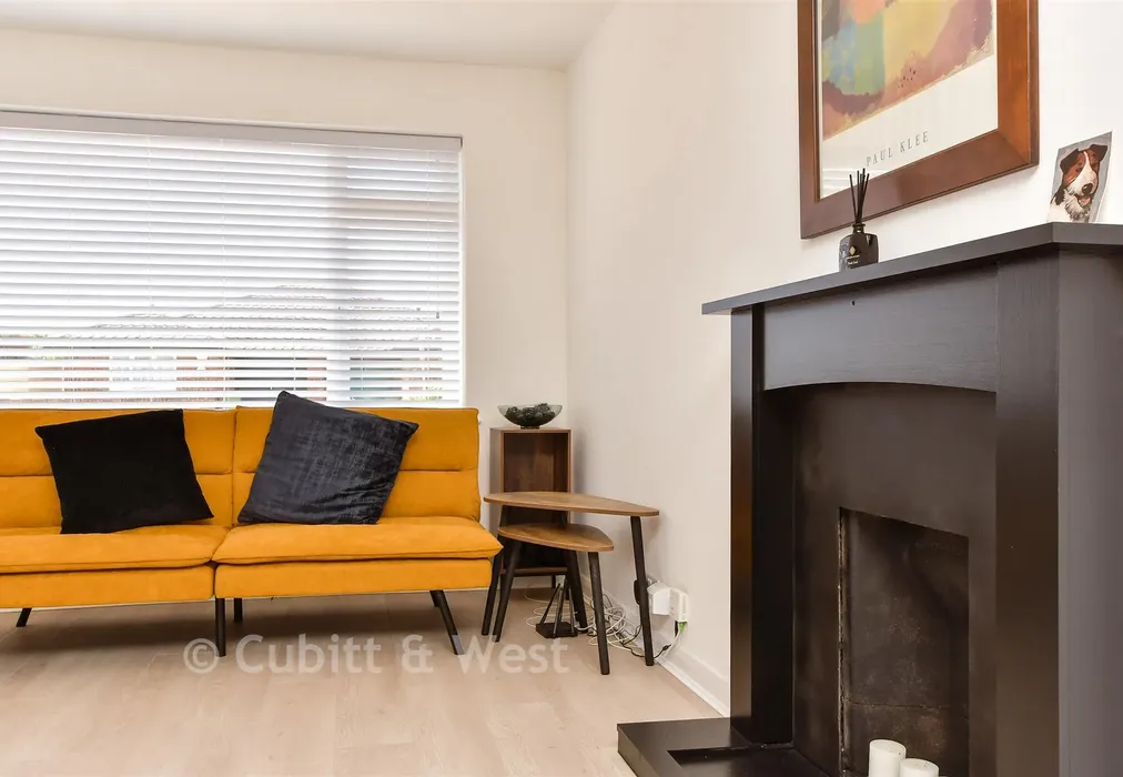 Internal Lifestyle Photograph - Arundel Road, Peacehaven, East Sussex - Wards of Kent