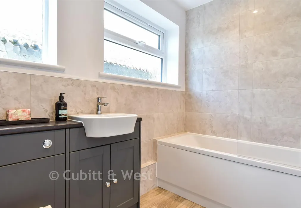 Bathroom - Arundel Road, Peacehaven, East Sussex - Wards of Kent