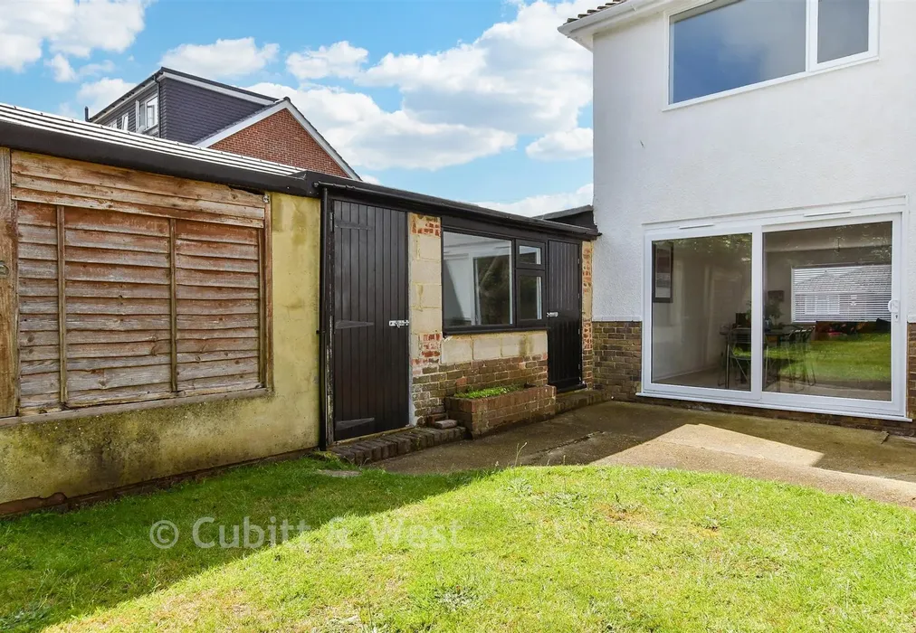 Rear Garden - Arundel Road, Peacehaven, East Sussex - Wards of Kent