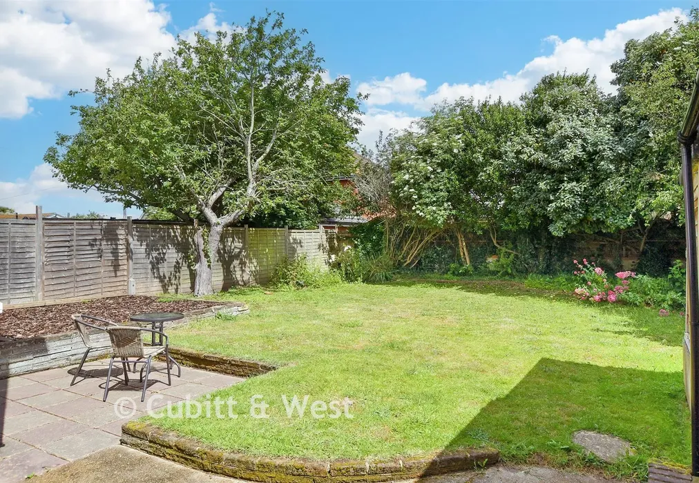 Rear Garden - Arundel Road, Peacehaven, East Sussex - Wards of Kent