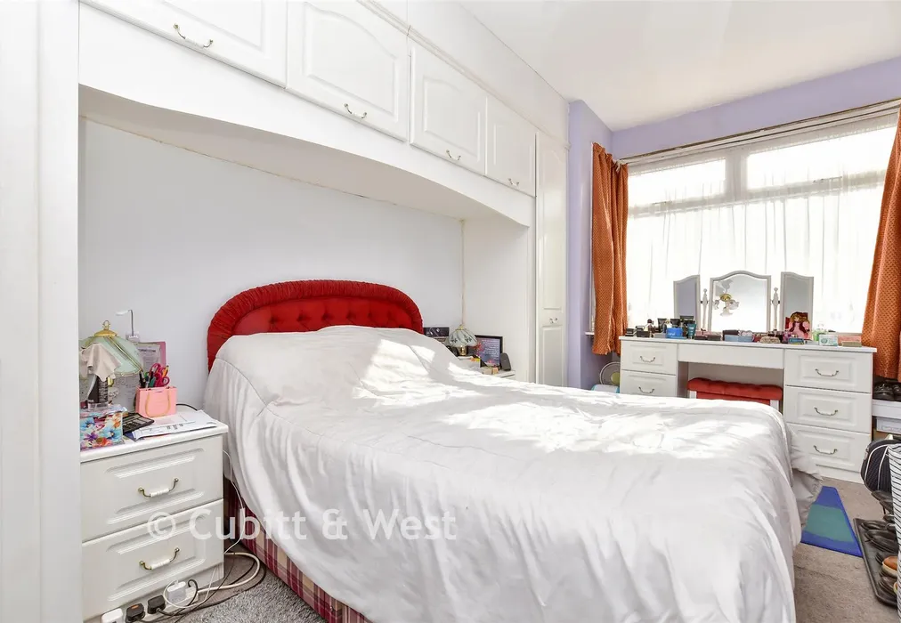 Bedroom - The Retreat, Thornton Heath, Surrey - Wards of Kent