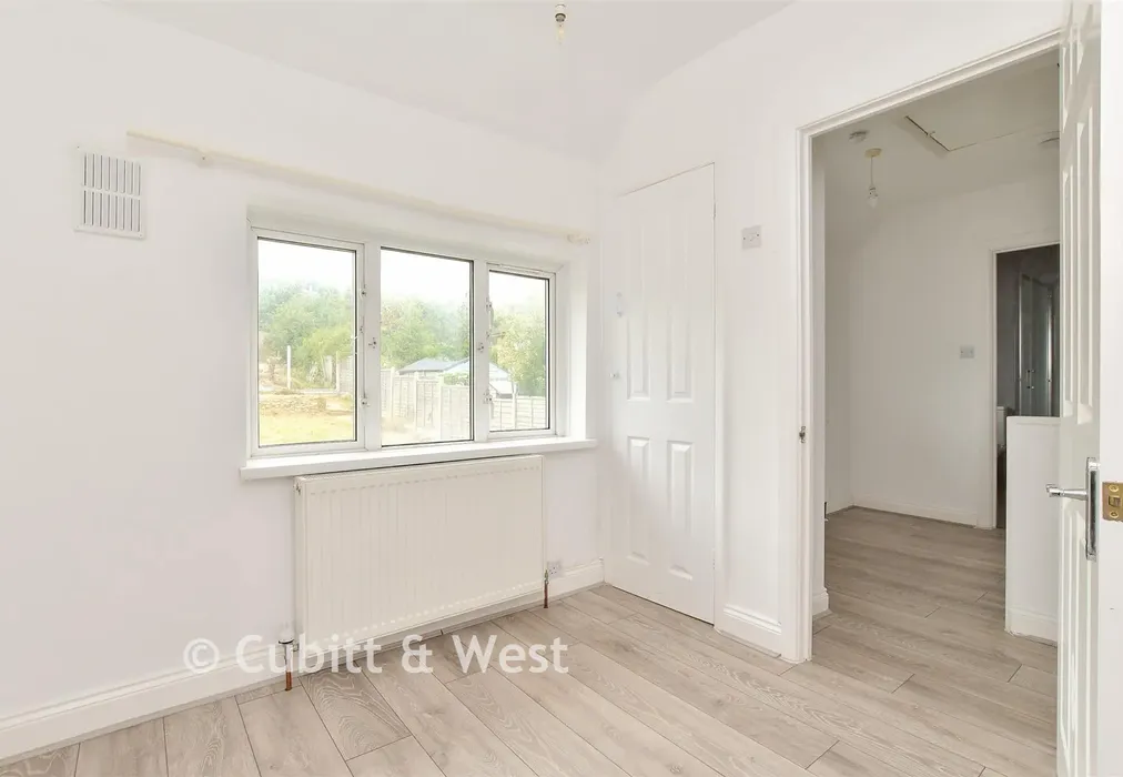 Bedroom 3 - Sandhurst Avenue, Woodingdean, Brighton, East Sussex - Wards of Kent