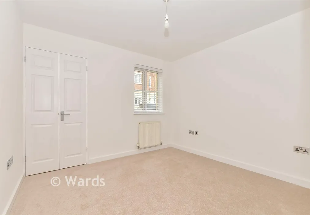 Bedroom 1 - Brigadier Gardens, Ashford, Kent - Wards of Kent