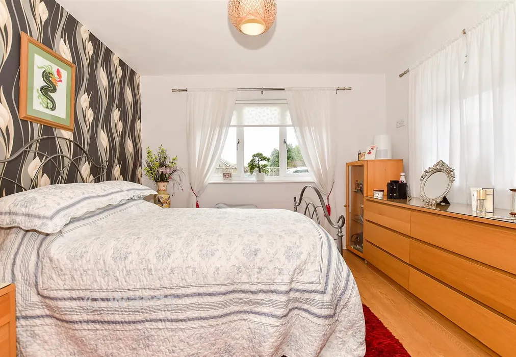 Bedroom 1 - Orchard Field, Bethersden, Kent - Wards of Kent