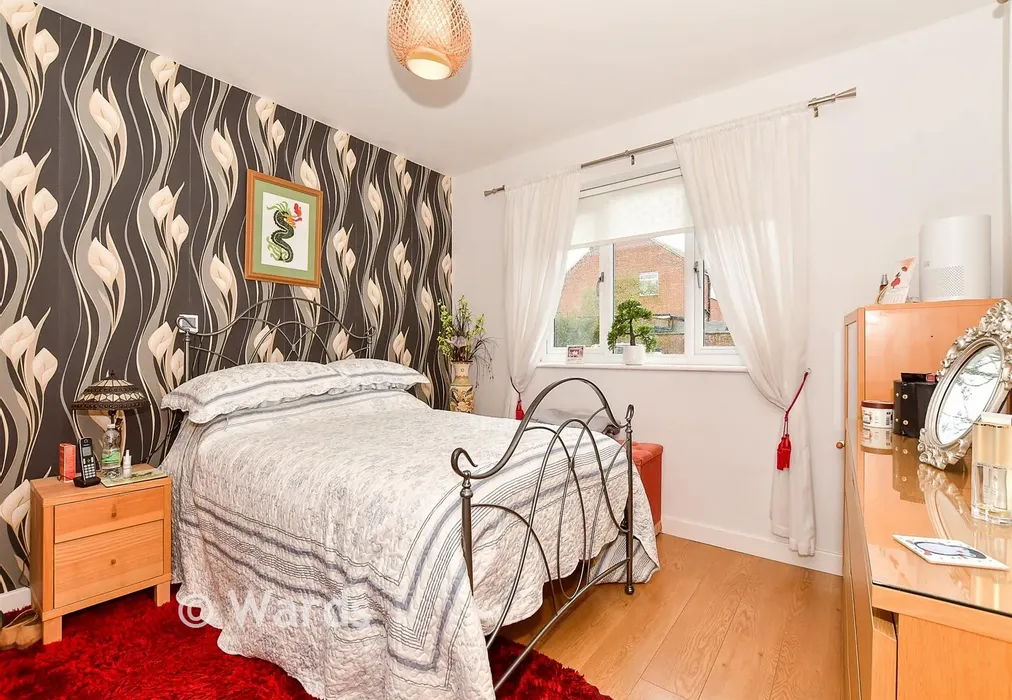 Bedroom 1 - Orchard Field, Bethersden, Kent - Wards of Kent