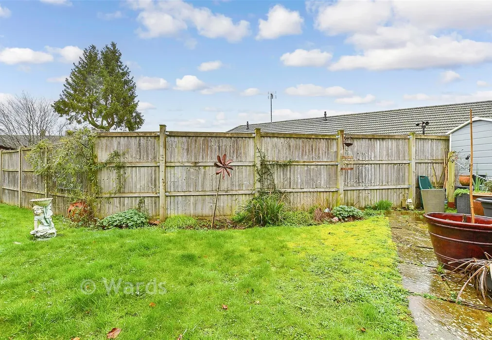 Rear Garden - Orchard Field, Bethersden, Kent - Wards of Kent