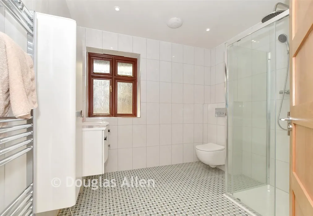 Shower Room - Marks Farm Lane, Chelmsford, Essex - Wards of Kent